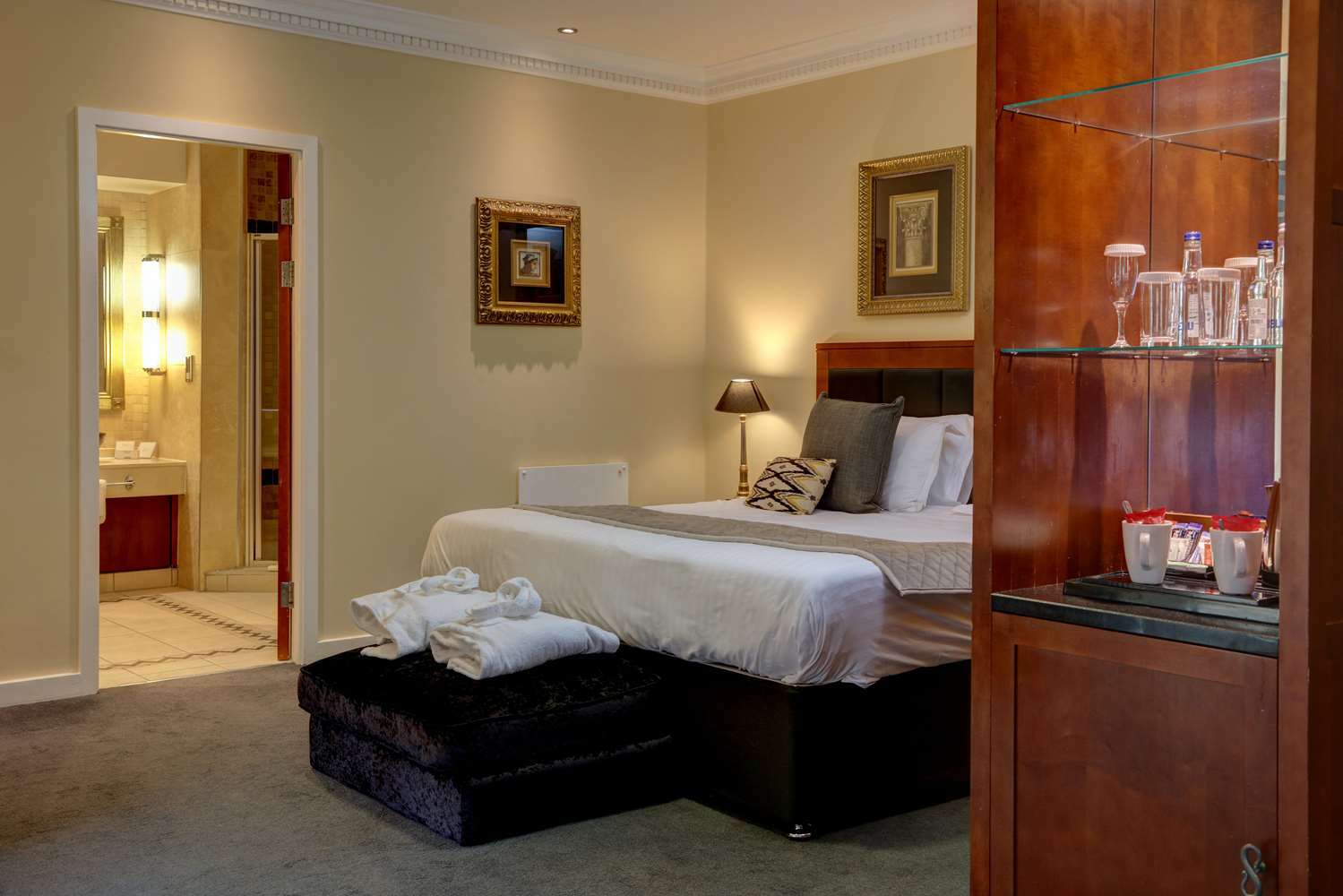 Wild Pheasant Hotel & Spa Llangollen Exterior foto